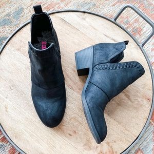 Rock & Candy // black booties